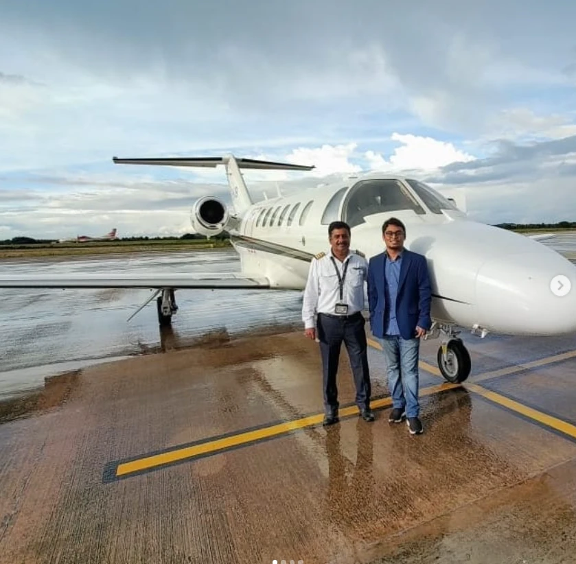 Boarding the jet